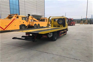 云和非事故拖车